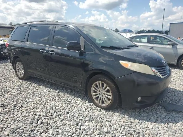 2015 TOYOTA SIENNA XLE  