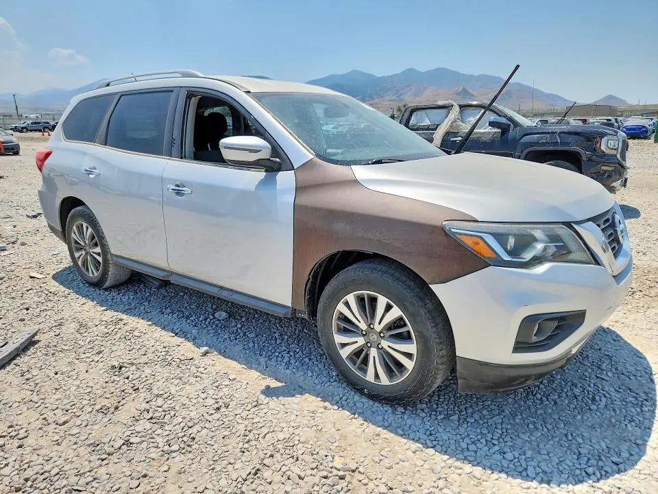 2017 NISSAN PATHFINDER SV  