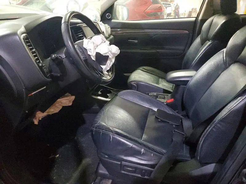 2019 MITSUBISHI OUTLANDER SE  