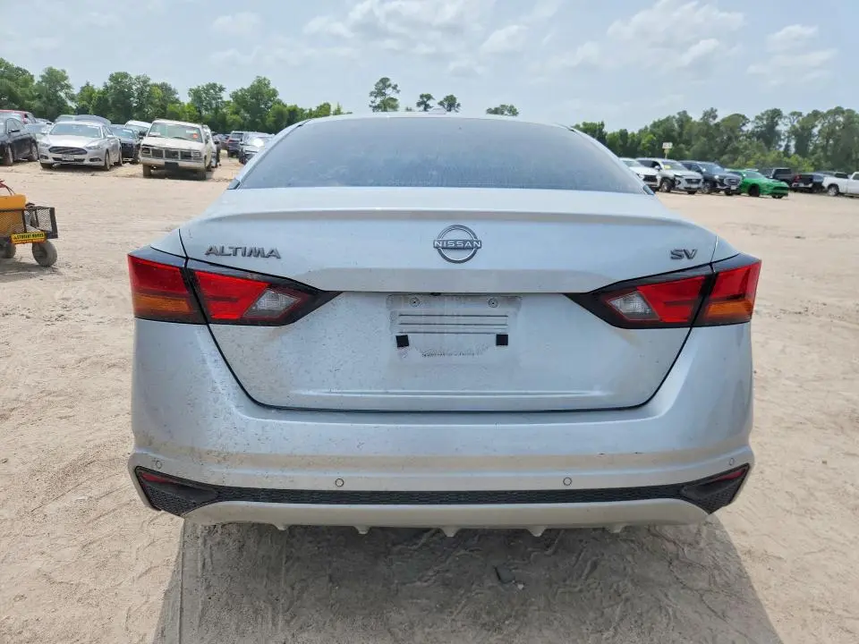 2024 NISSAN ALTIMA SV  