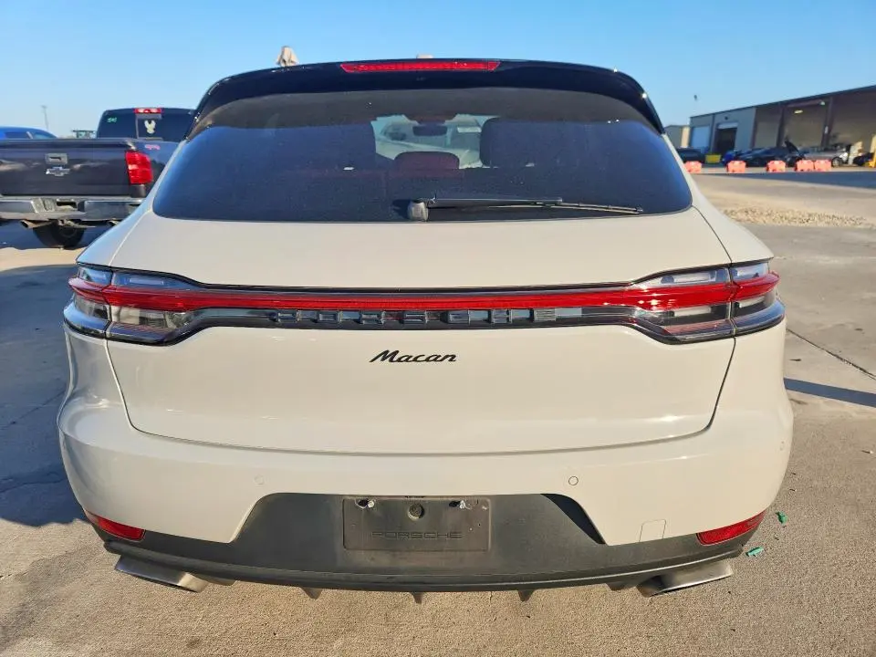 2021 PORSCHE MACAN   