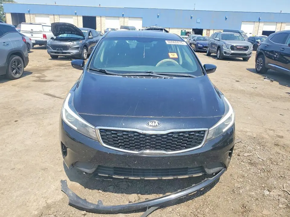 2017 KIA FORTE LX  