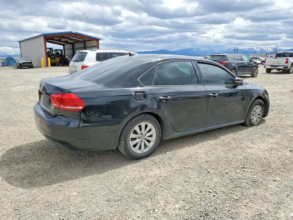 2013 VOLKSWAGEN PASSAT S  
