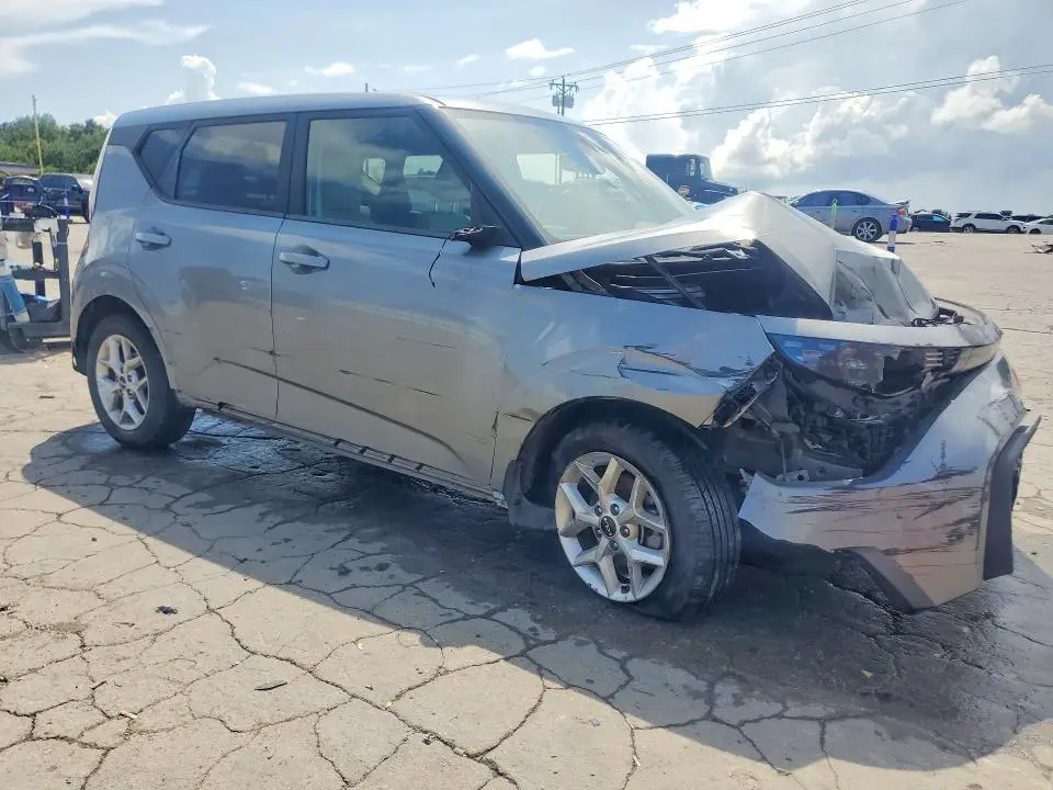 2023 KIA SOUL LX  