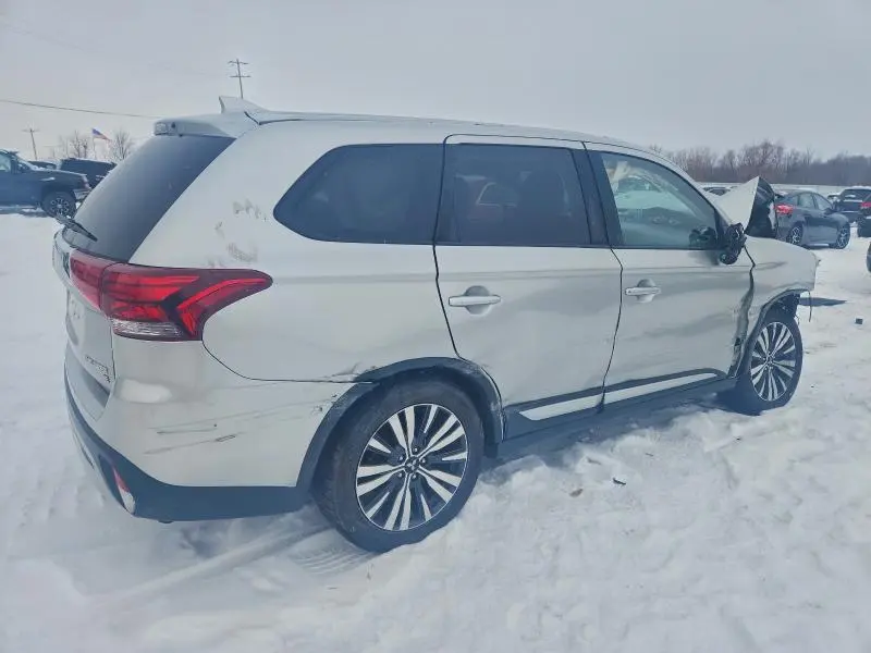 2019 MITSUBISHI OUTLANDER SE  