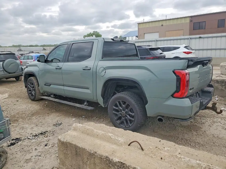 2024 TOYOTA TUNDRA PLATINUM  