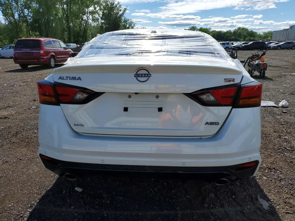 2025 NISSAN ALTIMA SR  