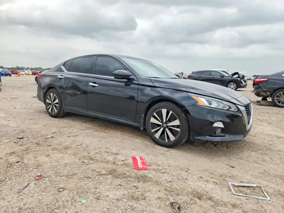 2021 NISSAN ALTIMA SL  