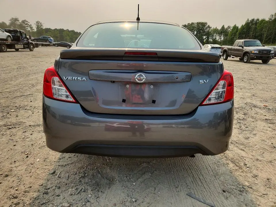 2019 NISSAN VERSA SV  