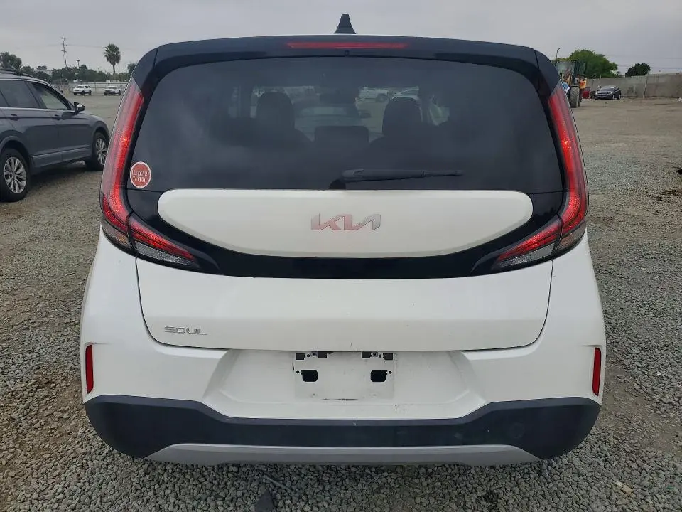 2023 KIA SOUL LX  