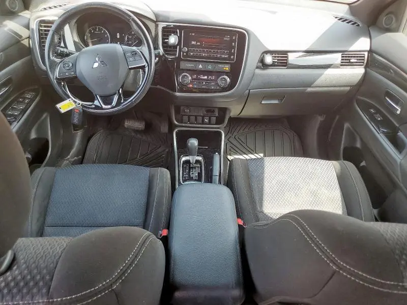 2018 MITSUBISHI OUTLANDER SE  
