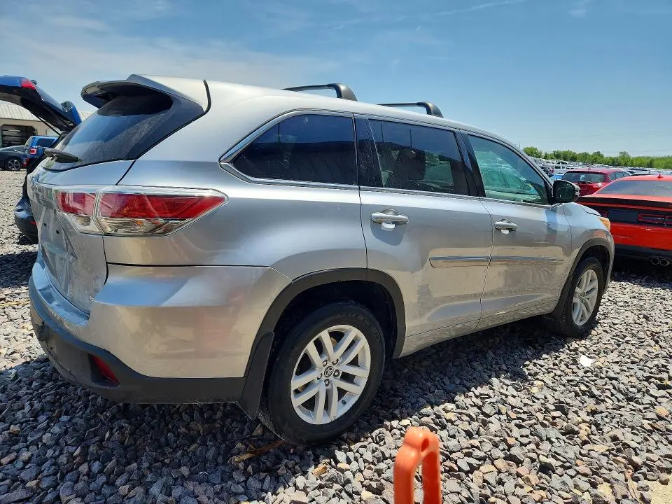 2016 TOYOTA HIGHLANDER LE  