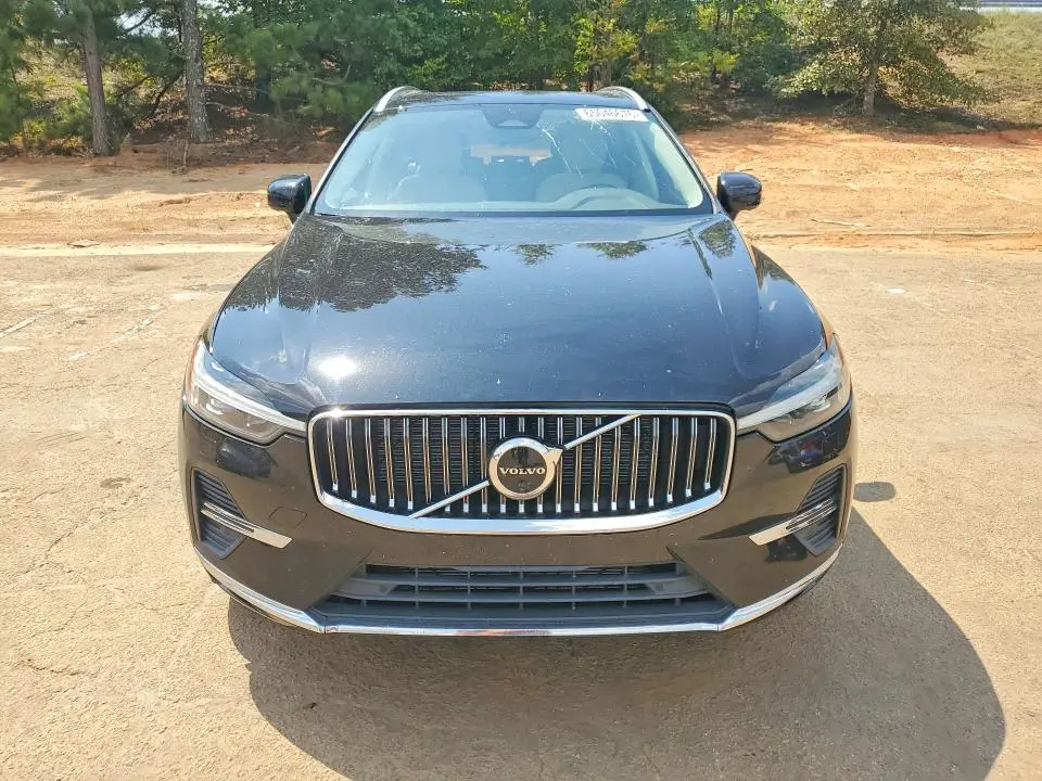 2023 VOLVO XC60 PLUS  