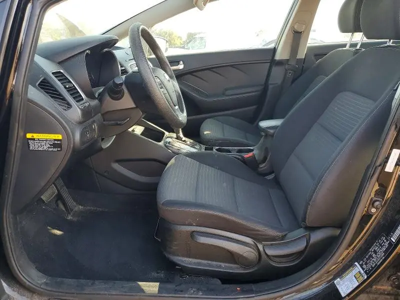 2017 KIA FORTE LX  