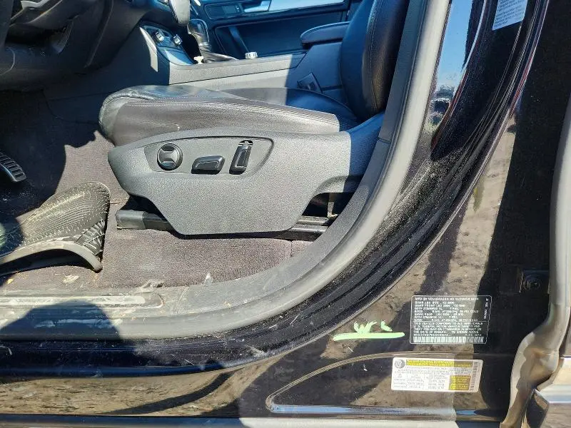 2014 VOLKSWAGEN TOUAREG V6  