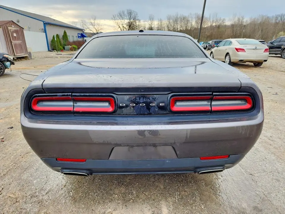 2015 DODGE CHALLENGER SXT  