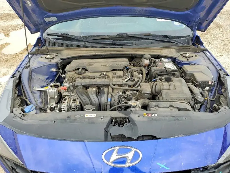 2022 HYUNDAI ELANTRA SE  