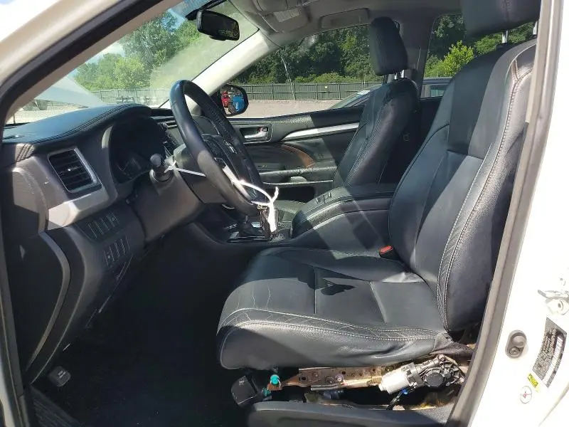2015 TOYOTA HIGHLANDER XLE  