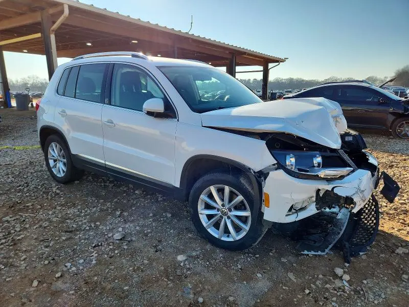 2017 VOLKSWAGEN TIGUAN   