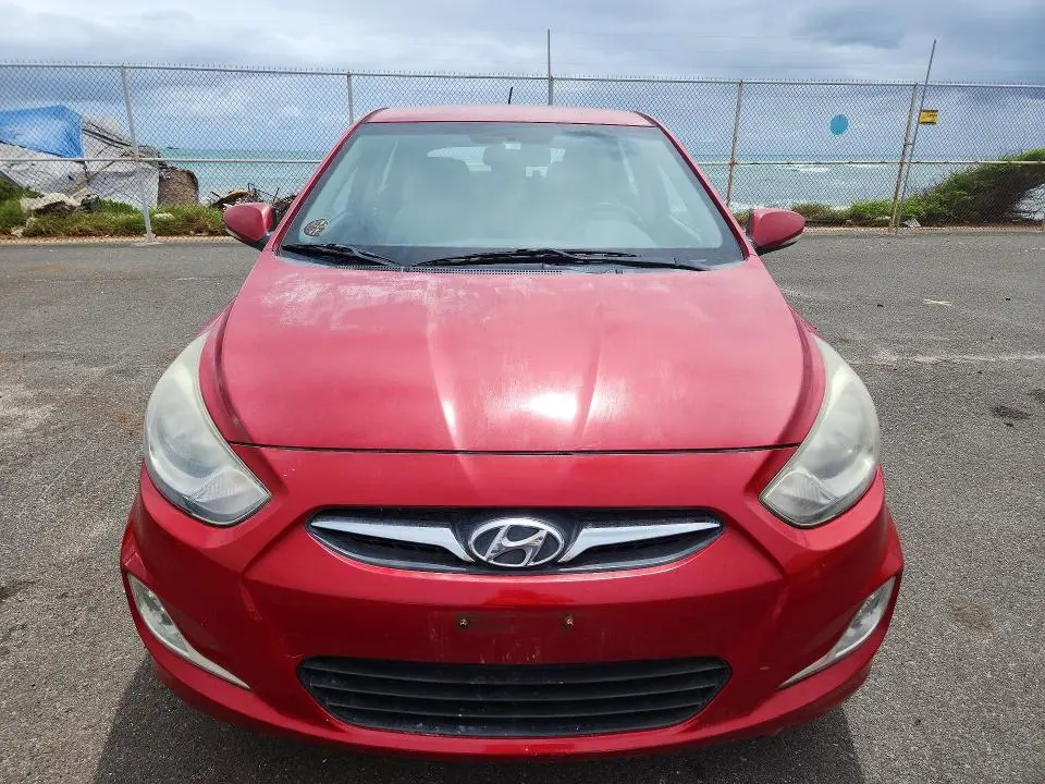 2013 HYUNDAI ACCENT SE  