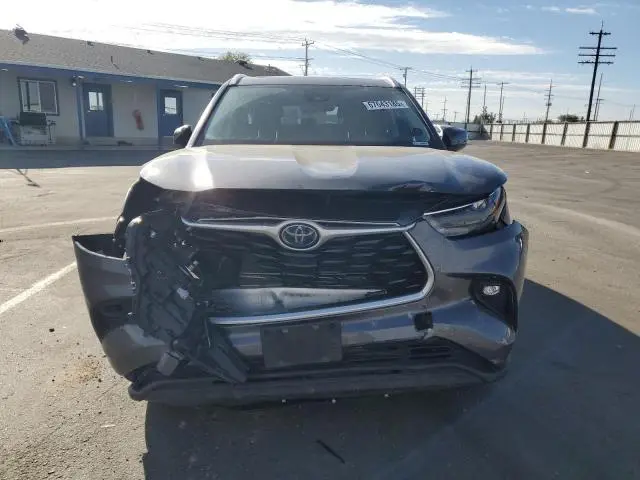 2022 TOYOTA HIGHLANDER HYBRID XLE  