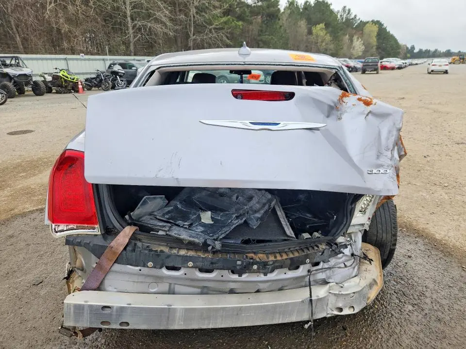 2016 CHRYSLER 300 LIMITED  