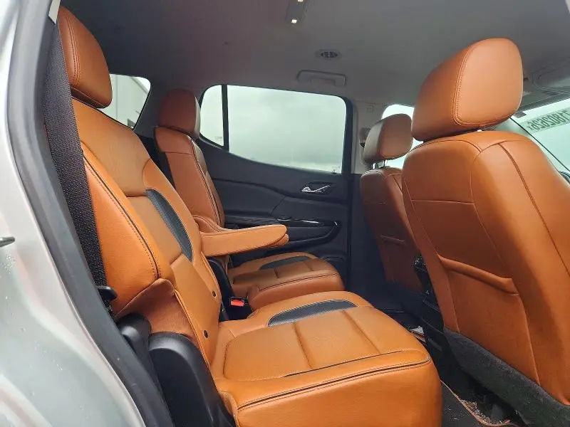 2020 GMC ACADIA AT4  