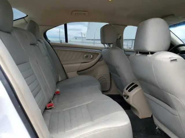 2016 FORD TAURUS SE  