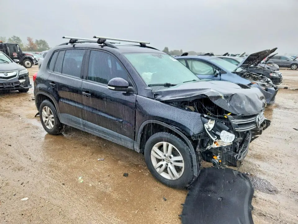 2016 VOLKSWAGEN TIGUAN S  