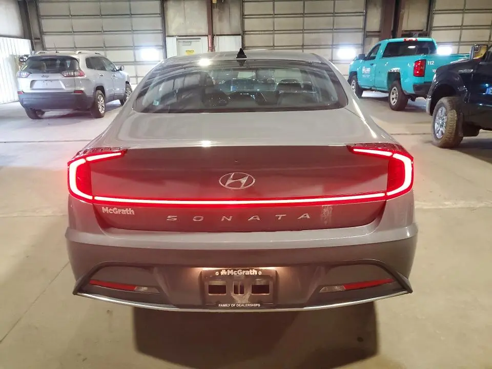 2021 HYUNDAI SONATA SE  