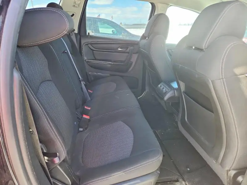 2015 CHEVROLET TRAVERSE LT  