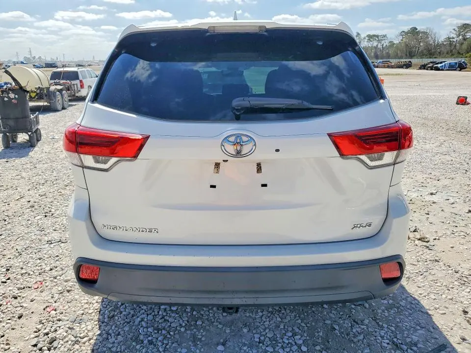 2019 TOYOTA HIGHLANDER   