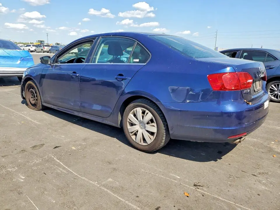 2013 VOLKSWAGEN JETTA SE  