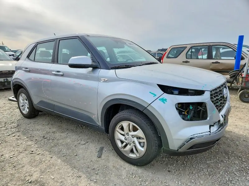 2023 HYUNDAI VENUE SE  