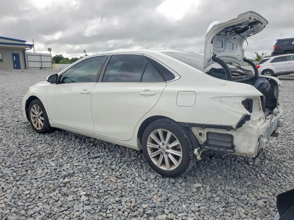 2015 TOYOTA CAMRY SE  