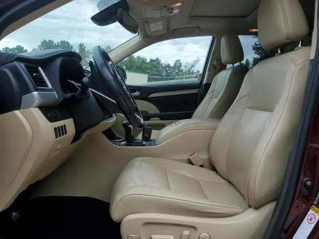 2017 TOYOTA HIGHLANDER SE  