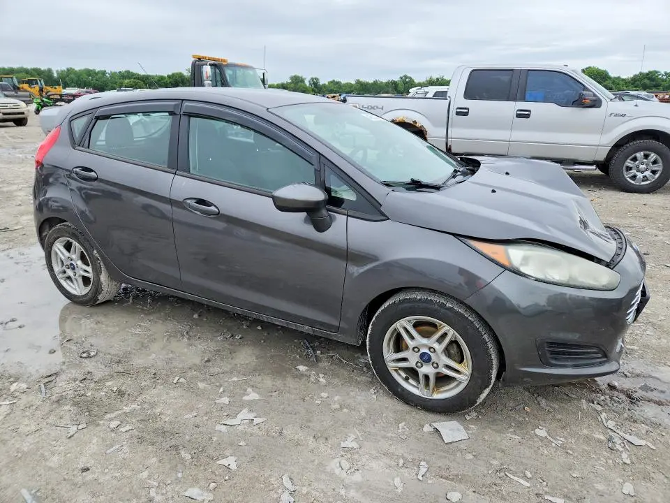 2017 FORD FIESTA SE  