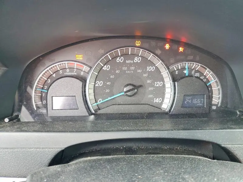 2014 TOYOTA CAMRY SE  