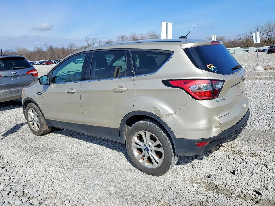 2017 FORD ESCAPE SE  