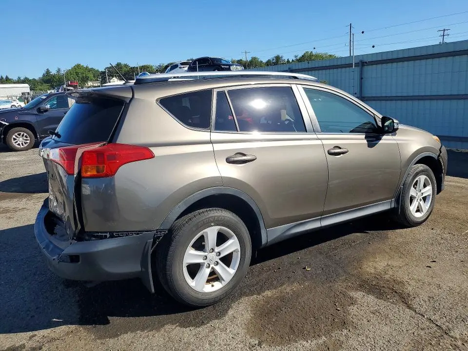 2014 TOYOTA RAV4 XLE  