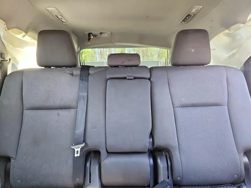 2016 TOYOTA HIGHLANDER LE  