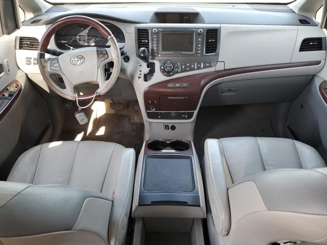 2013 TOYOTA SIENNA XLE