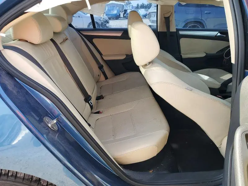2017 VOLKSWAGEN JETTA SE  