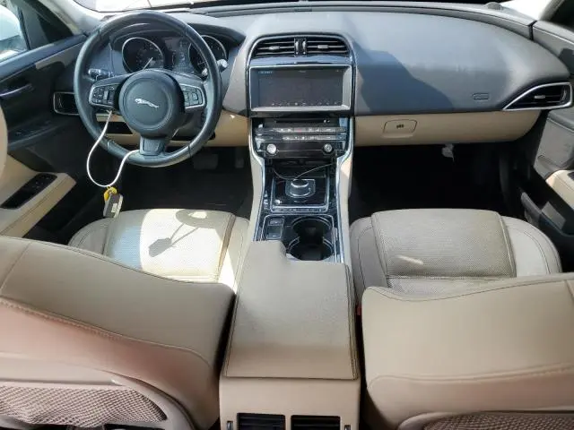 2017 JAGUAR XE PRESTIGE  