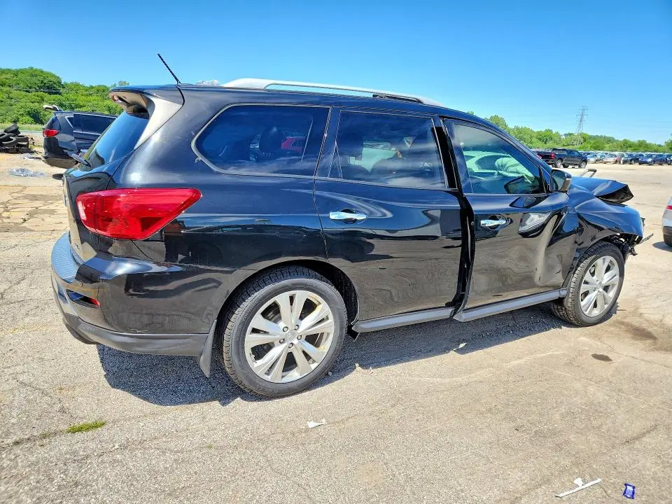 2018 NISSAN PATHFINDER SL  