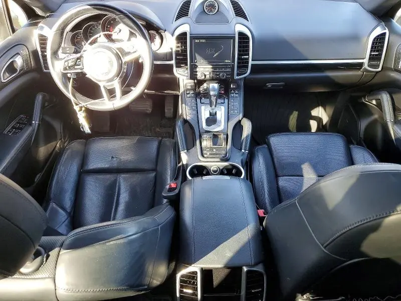 2016 PORSCHE CAYENNE   