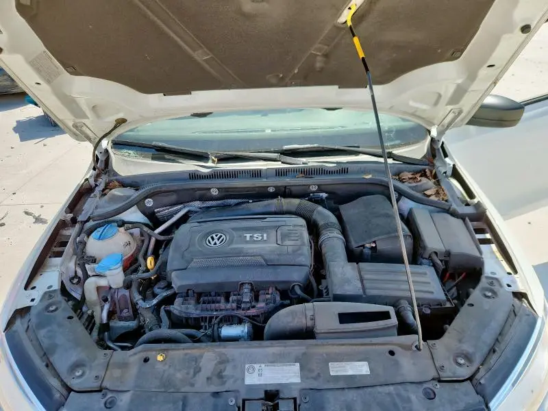 2016 VOLKSWAGEN JETTA SPORT  
