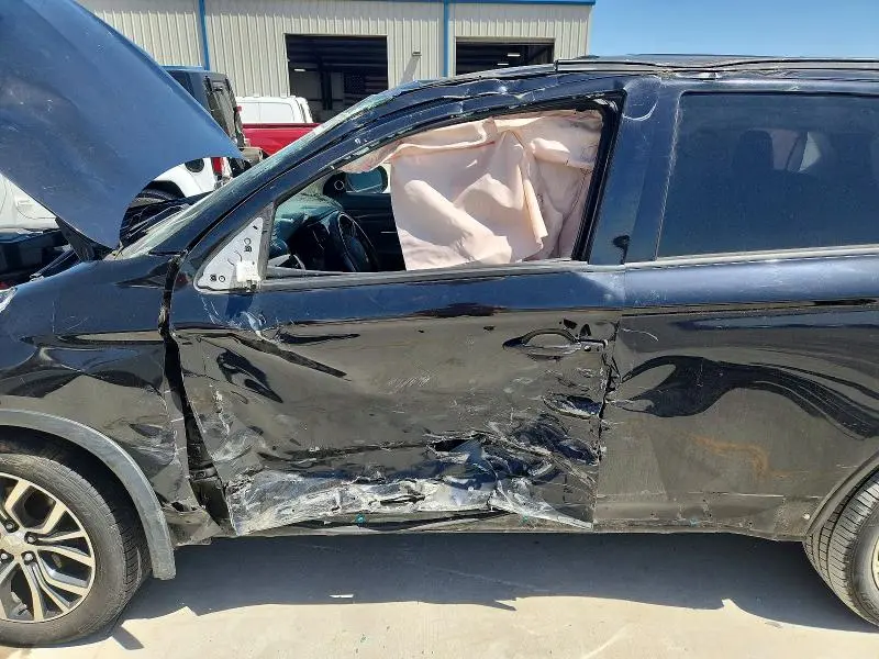 2016 MITSUBISHI OUTLANDER SE  