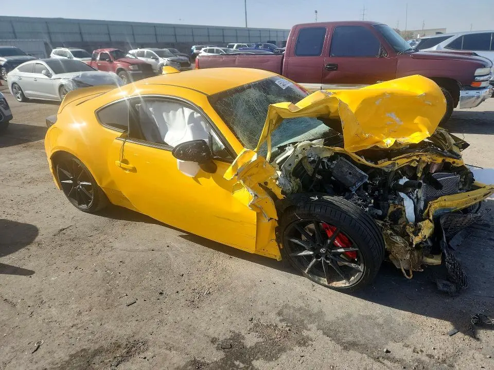 2026 TOYOTA GR 86 YUZU EDITION  