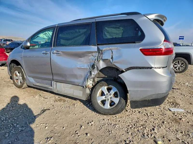 2015 TOYOTA SIENNA LE 8-PASSENGER  
